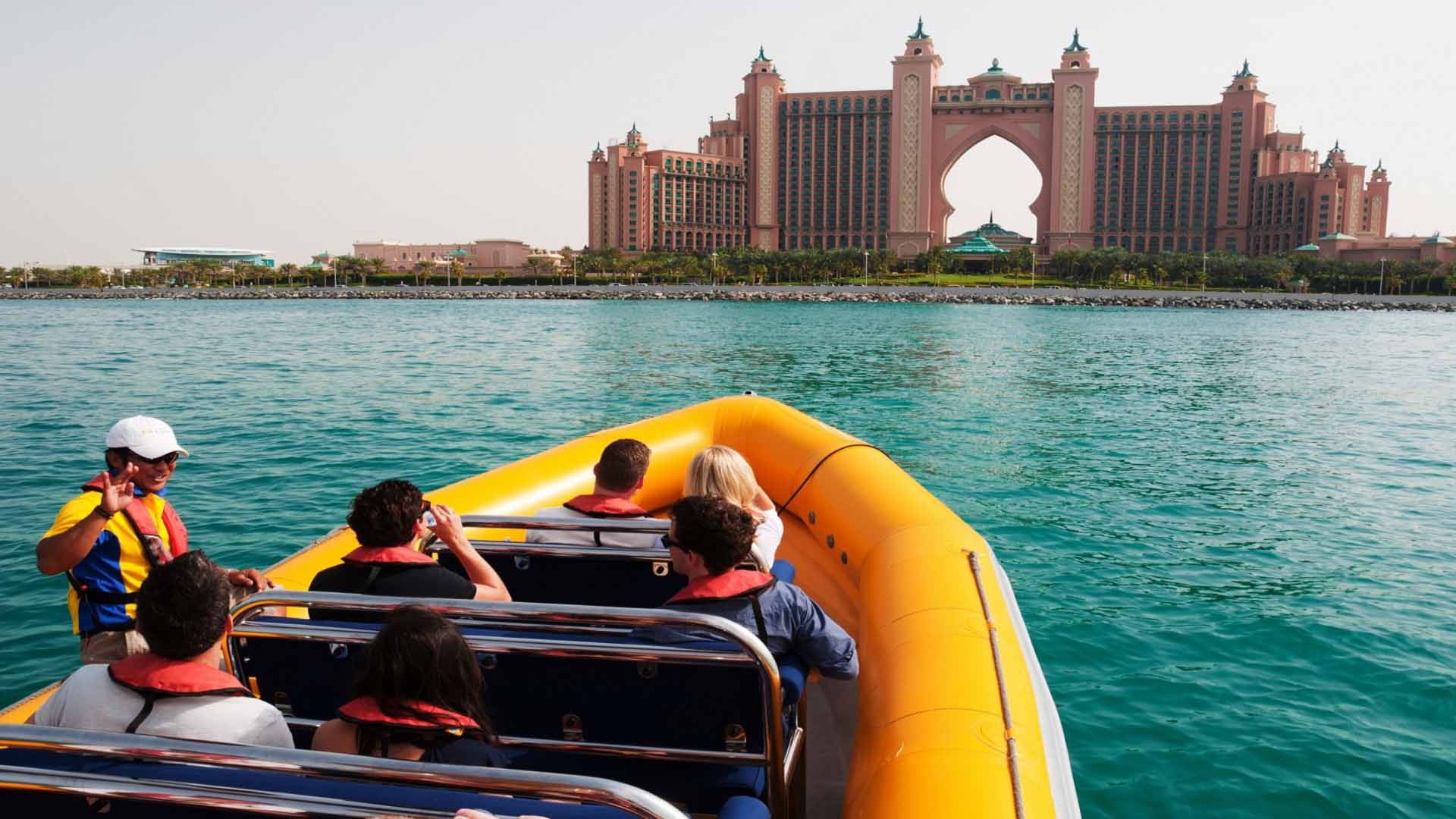Поездка в дубай на двоих. Boat Tour Dubai JBR. Экскурсия на лодке в Дубае. Яркие впечатления в Дубай. Дубай катание на лодках по каналу.